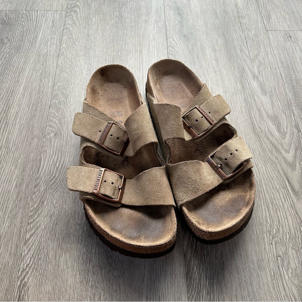 Birkenstock Arizona Soft Footbed Taupe Suede Sz 40 regular/narrow (US 9-9.5)